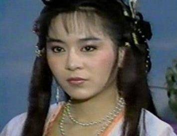 喻可欣当时饰演的周芷若.可谓是迷倒了一片又一片的人.但是相比较起.