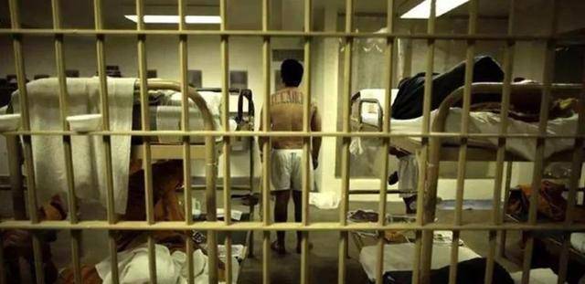 绰号"英国最危险罪犯"换过120次监狱,如今万人请愿要释放他_萨尔瓦多