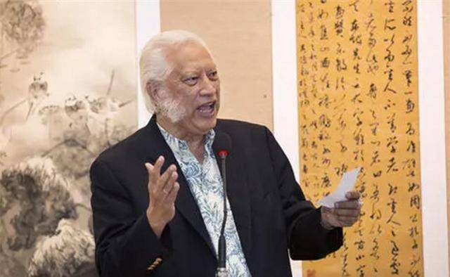 原创外籍弃婴被广东夫妇收养白手起家成知名富豪用一生来报答中国