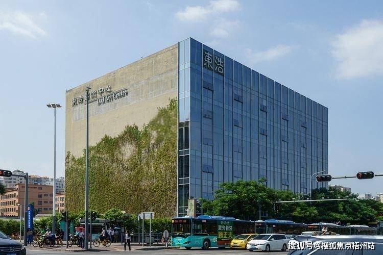 深圳东浩大厦租120人独立办公室精装修带家具交通便利可注册