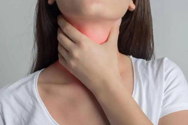 原创食道癌多数人误以为是咽炎医生这两个症状切莫混淆