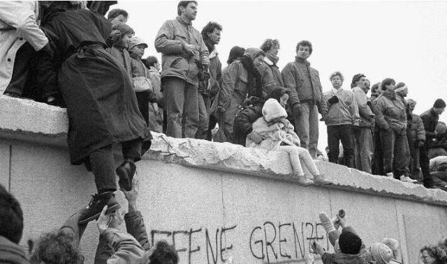 上世纪九十年代,东德,西德统一之际,为何苏联未进行干涉?