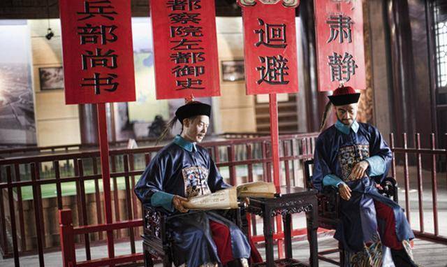 总督为正二品官,布由惺橄握呶右黄;巡抚为从