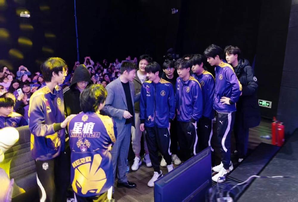 原创hero淘汰出局久哲深夜发文心如刀割好心寒管理层太作了