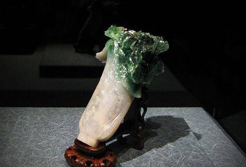 原创文物贩子将玉石塞入活羊体内只为打造天价血玉专家情况属实