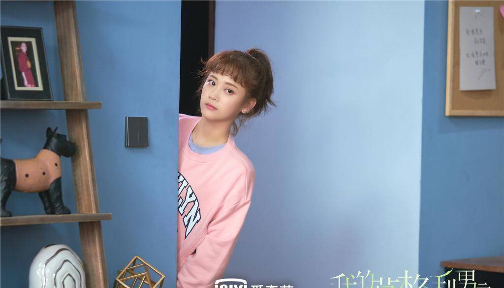 赵泛舟都在侦探社,还有蔡亚斯等人,可谓十分热闹,而刘人语的女主周筱