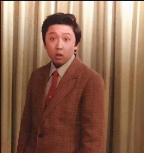 答案就是小他10岁的"小白"_郭德纲_相声_工作