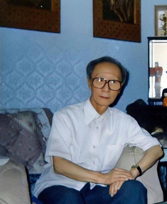 他京城四怪之一凭一张嘴与两条腿从初中毕业生变身专家