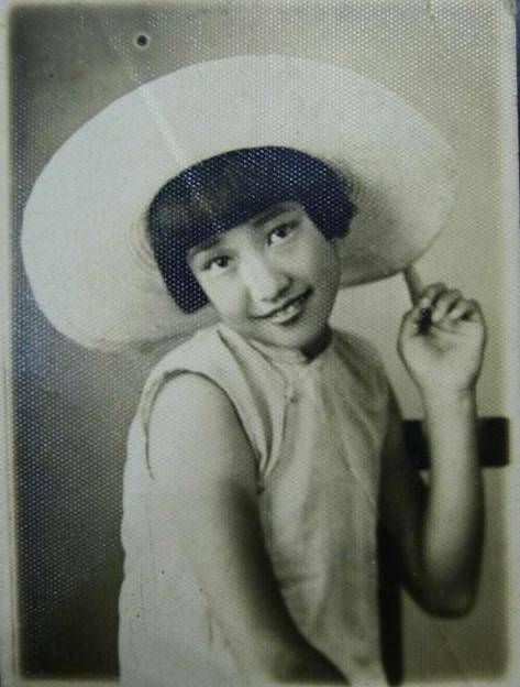 父亲躺了三十年,母亲伺候三十年,奶奶却选择放弃,孙女难以原谅_周仁