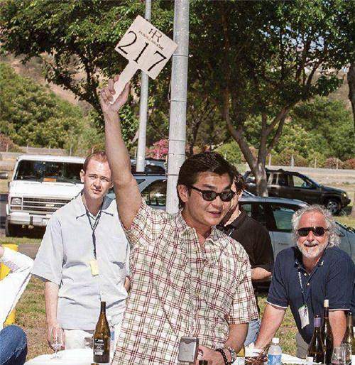 一群美国富豪想救华裔小伙出狱,不为别的,只因一无法逃脱的定律_鲁迪