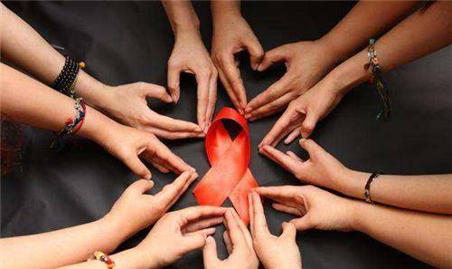 原创被黑人男友传染并首位公开艾滋病的女大学生朱力亚如今活成这样