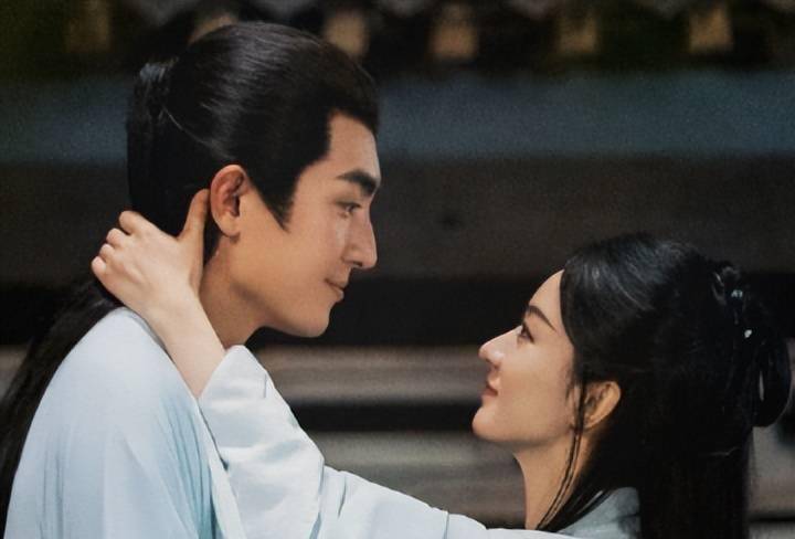 备受期待的《与凤行》终于播出了,果然吸引了大量关注.