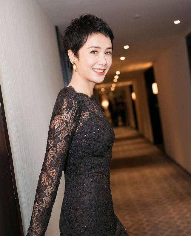 原创50岁演技派蒋雯丽曾2夺视后4获影后待养女13年视如己出