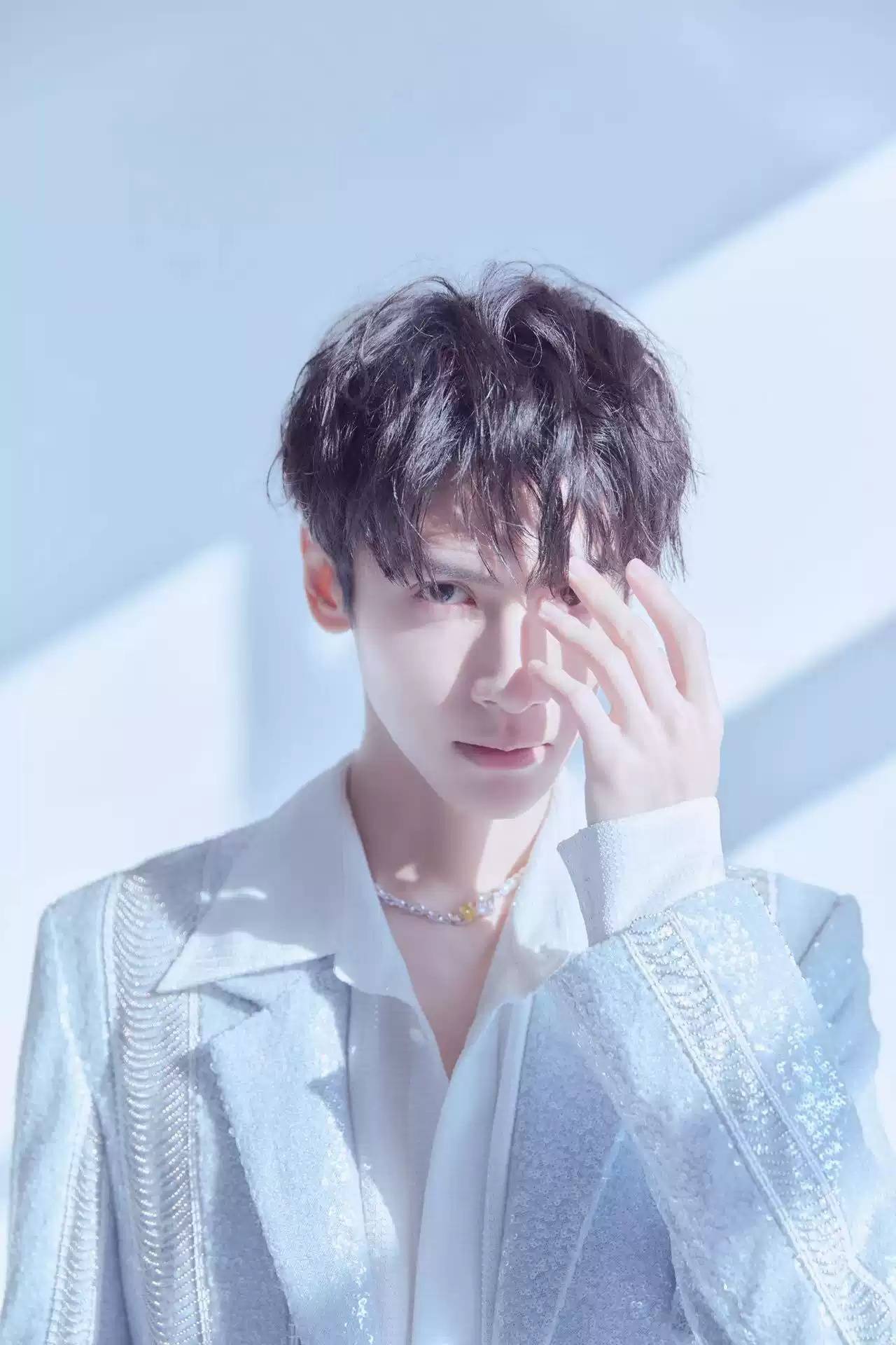 【成都】罗云熙"此刻x以光"演唱会