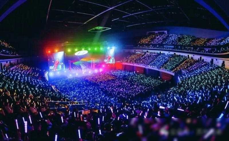 从苏州奥体中心的数据来看,已有16位艺人或团体定档演出,其中潘玮柏