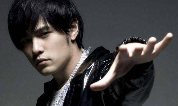 原创原创42岁周杰伦被批唱歌跑调音准不行周杰伦时代就此落幕