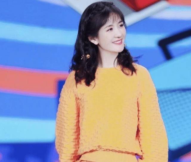 原创谢娜生产照被曝光杰哥贴心守护产房暴露两人私下消费水平