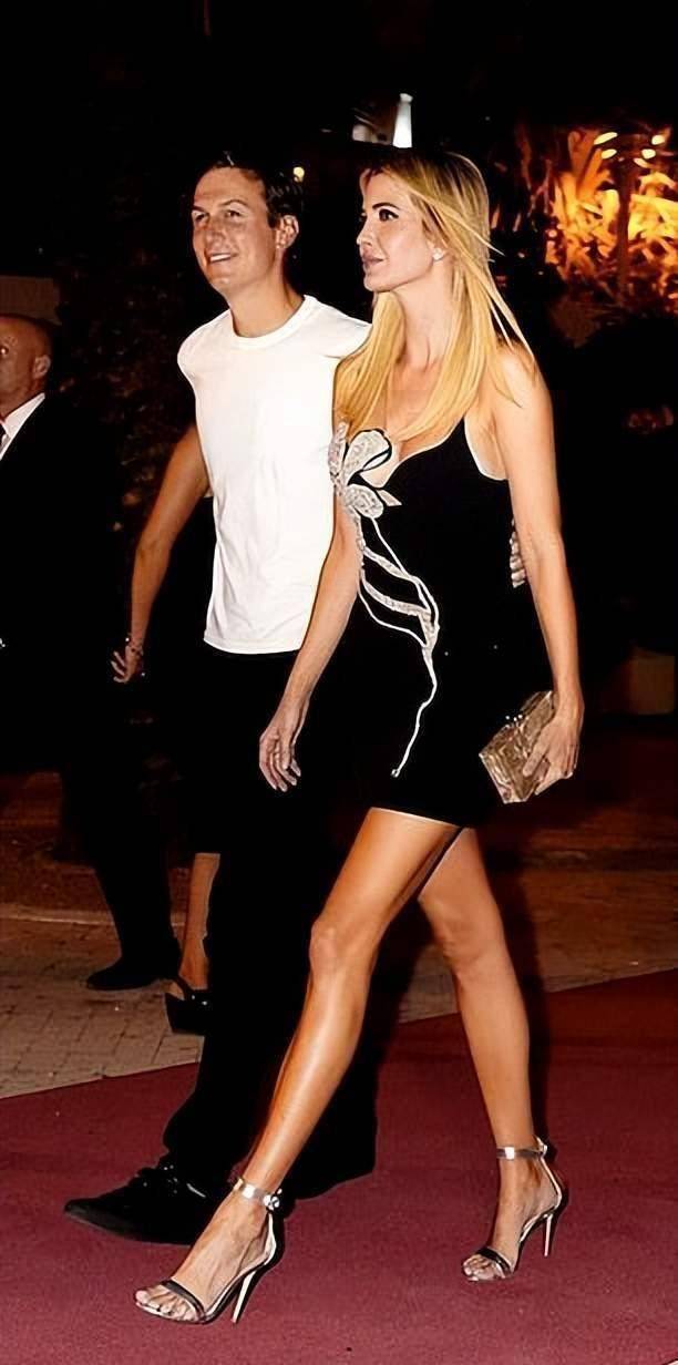 原创原创41岁伊万卡久违现身迈阿密身材紧致不管三孩子和老公约会太