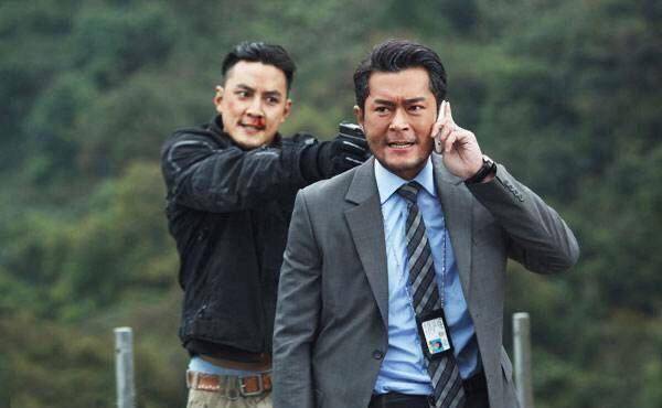 原创原创46岁吴彦祖近照曝光和女星合影发际线后移撞脸演员倪大红