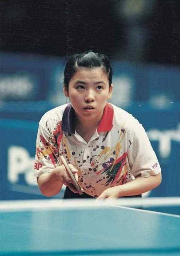 乒坛名将邬娜比她小5岁的男子是国脚儿子是网球名将