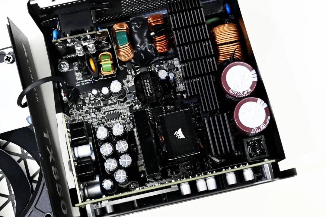 豪华高品质用料成熟稳定架构海盗船tx850金牌电源大解析