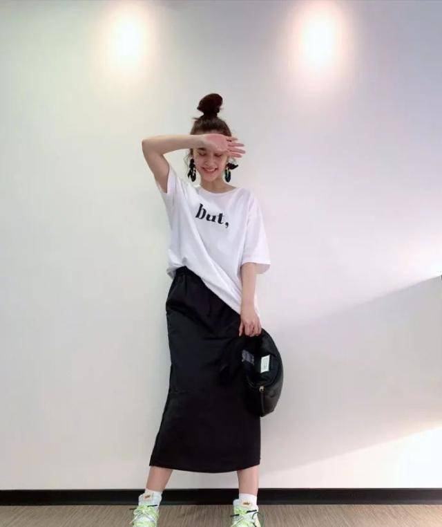 原创原创35岁杨丞琳是时尚达人15套减龄穿搭大妈照着衣服变姐姐