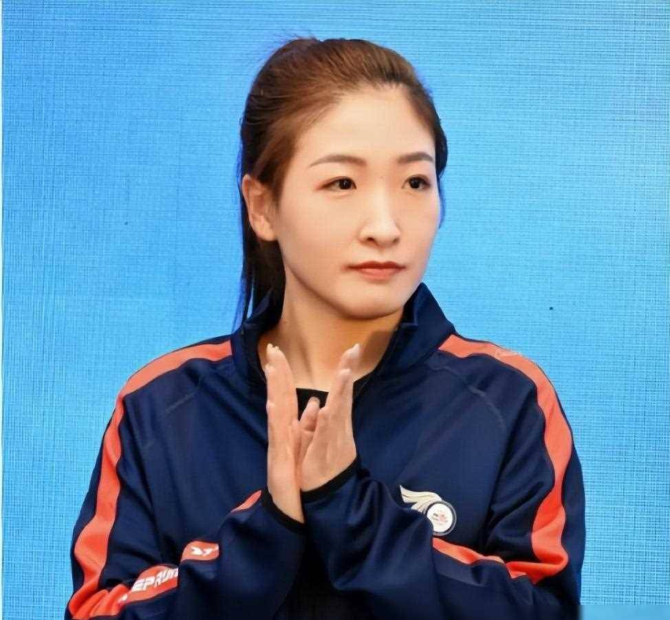 原创恭喜国乒刘诗雯正式上任亮相广东新岗位刘国梁期待