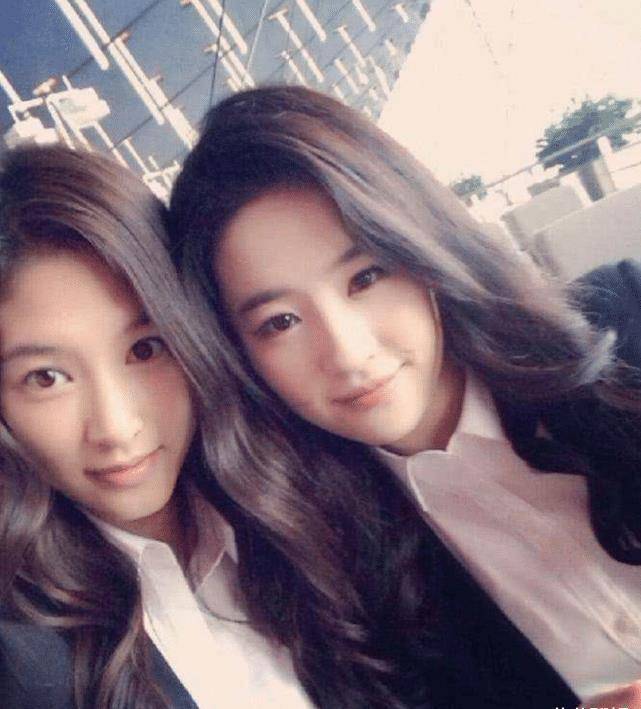 原创我不羡慕刘亦菲替身却嫉妒赵丽颖的替身能够和王一博在一个剧组