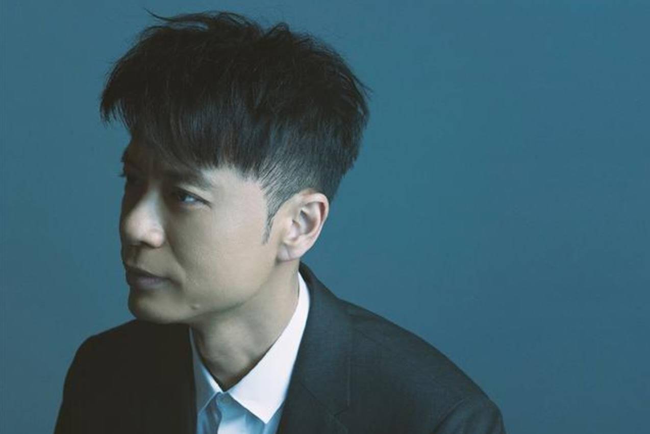 原创李克勤用这首歌甩掉了接班人的头衔评此歌当年拿奖拿到手软