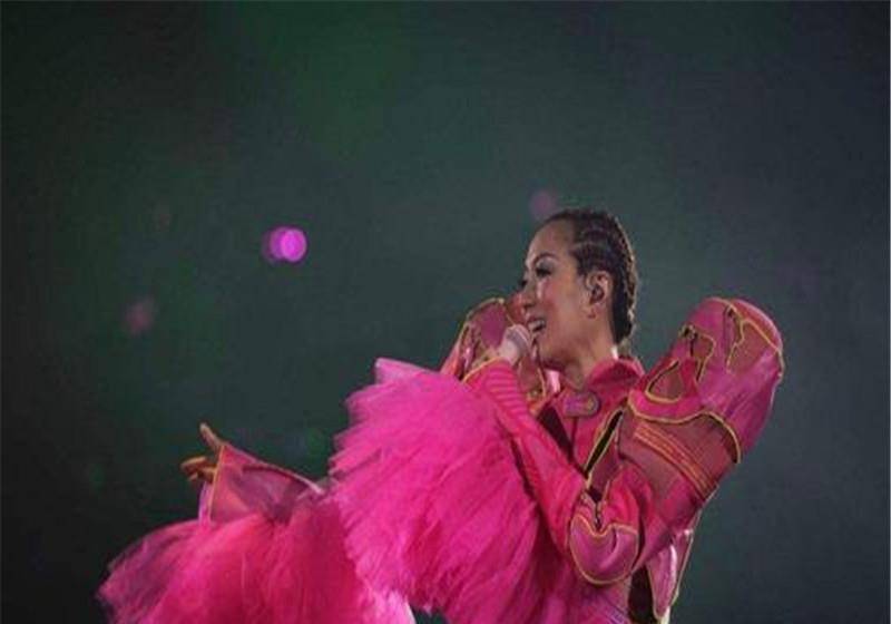 郑秀文许志安夫妇合体了婚姻风波后首次一起出门逛街