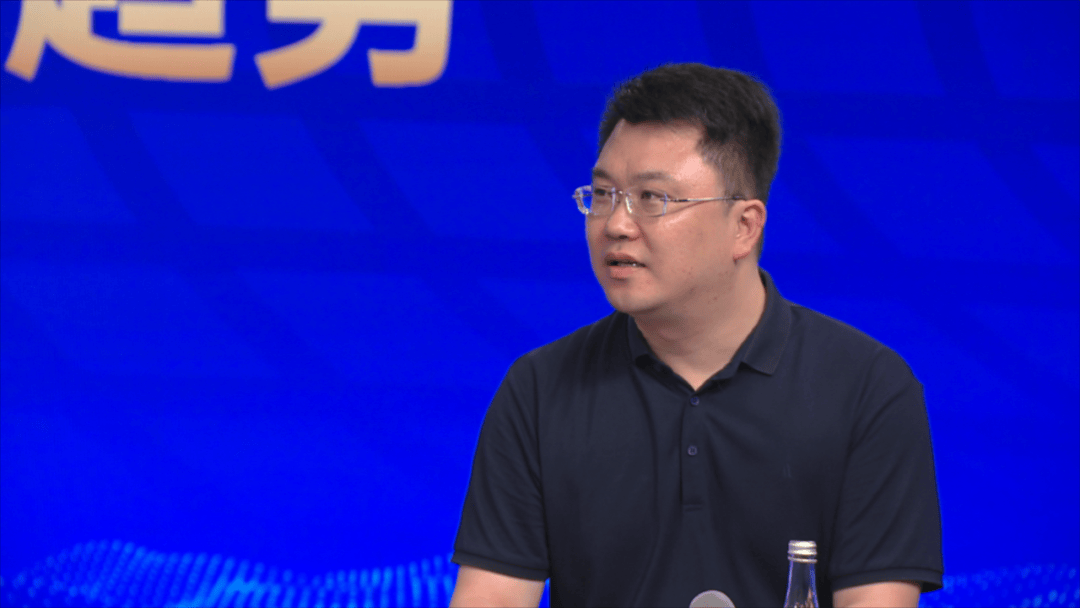 张家港市融媒体中心(传媒集团)房产家居总监侯百宏,也结合自己居住的