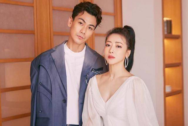 与小9岁老公同框,紧牵双手好腻歪,结婚四年仍无子_戴向宇_夫妻俩_因为