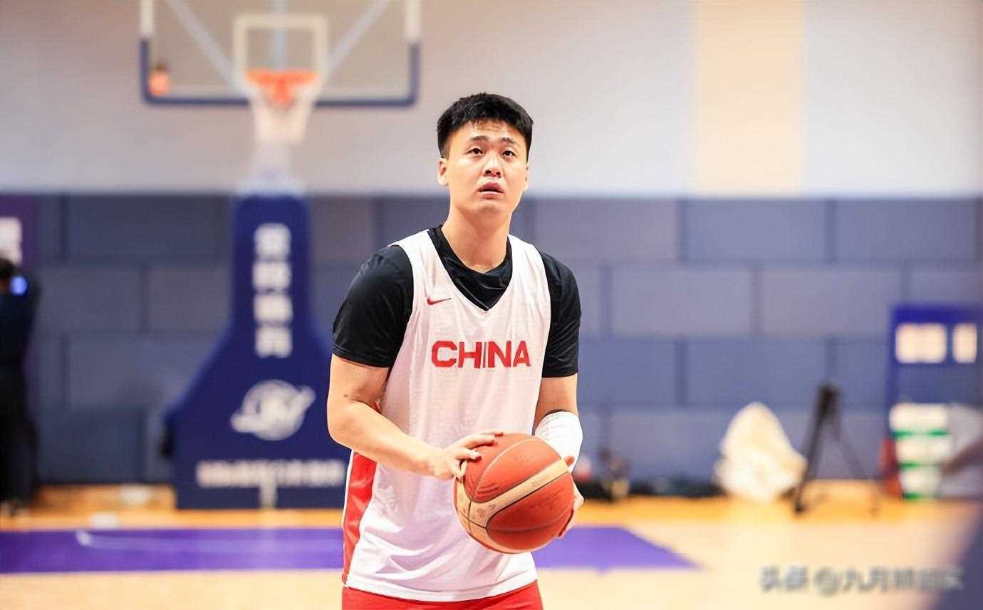 赵睿情深夏日,一席话感人泪目,联手郭艾伦势不可挡