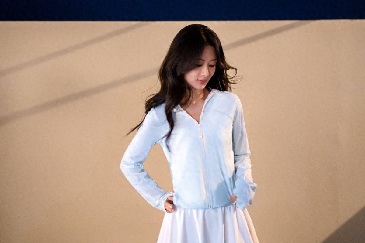 原创时尚新潮杨紫挑战叠穿风格引爆关注