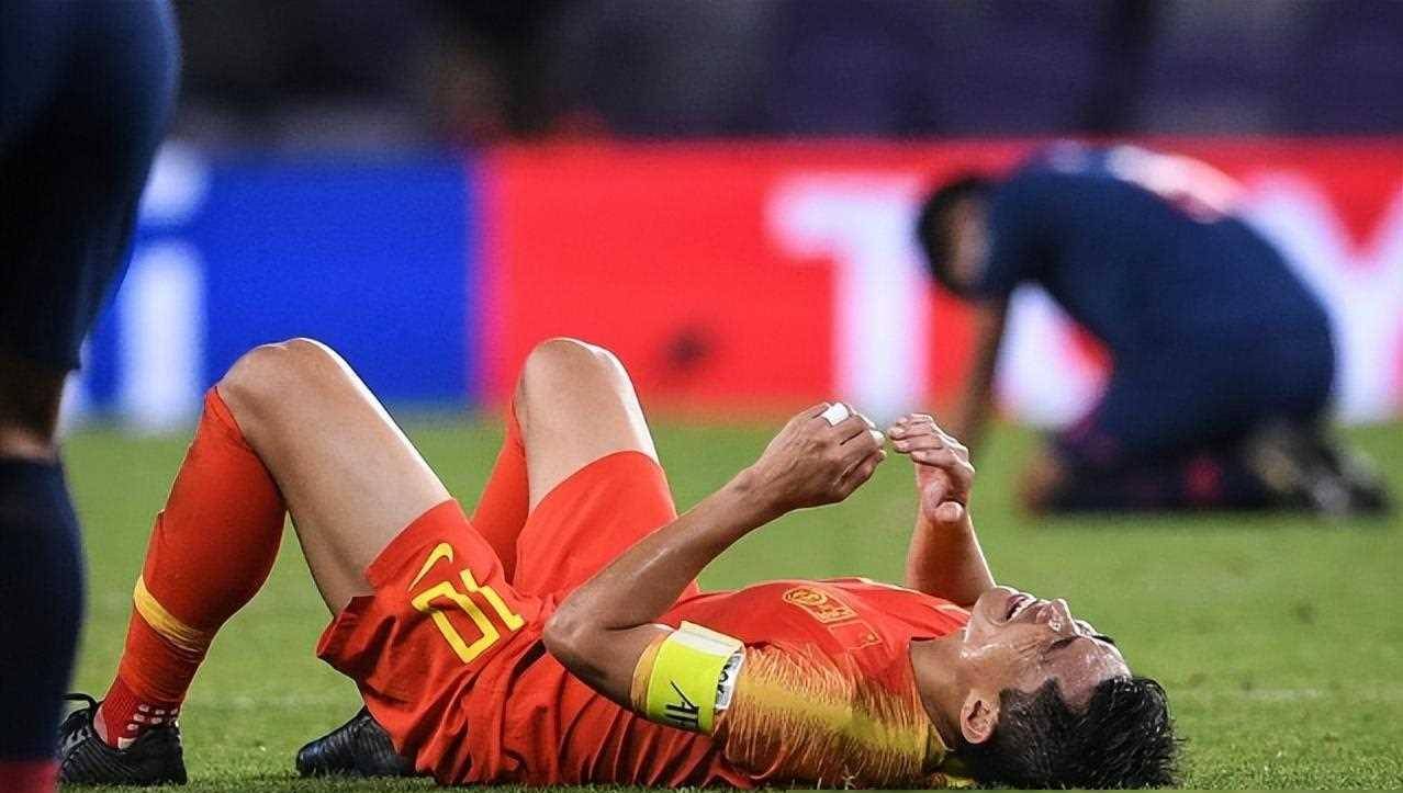 原创把张琳芃架火上烤电视跟队记者发声力挺回来足主场办百场仪式