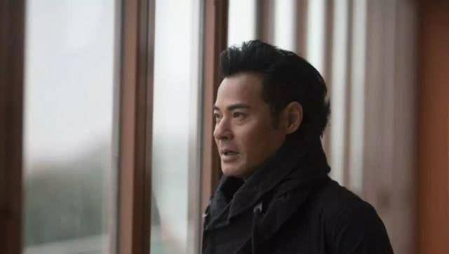 原创原创51岁tvb实力小生黄智贤苦尽甘来与老婆现身拍拖至今无子