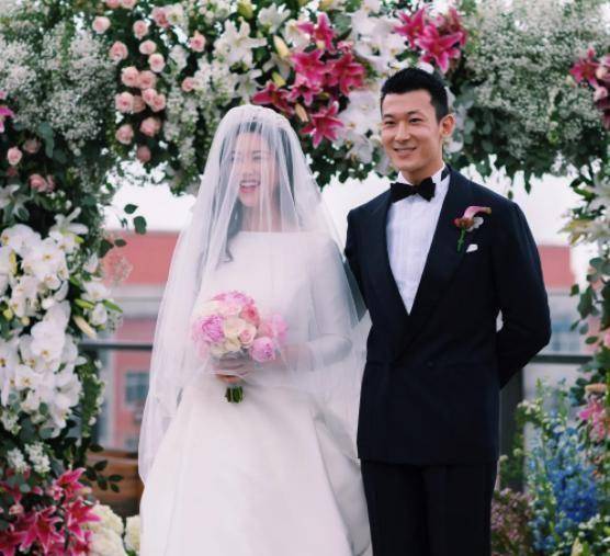 8次入选全球百美的朱珠与法拉利副总相爱到底有何魅力