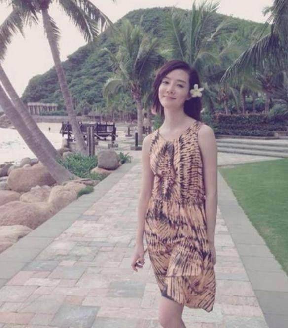 原创35岁车晓三亚旅行照流出网友离婚后不仅人美了日子也滋润了