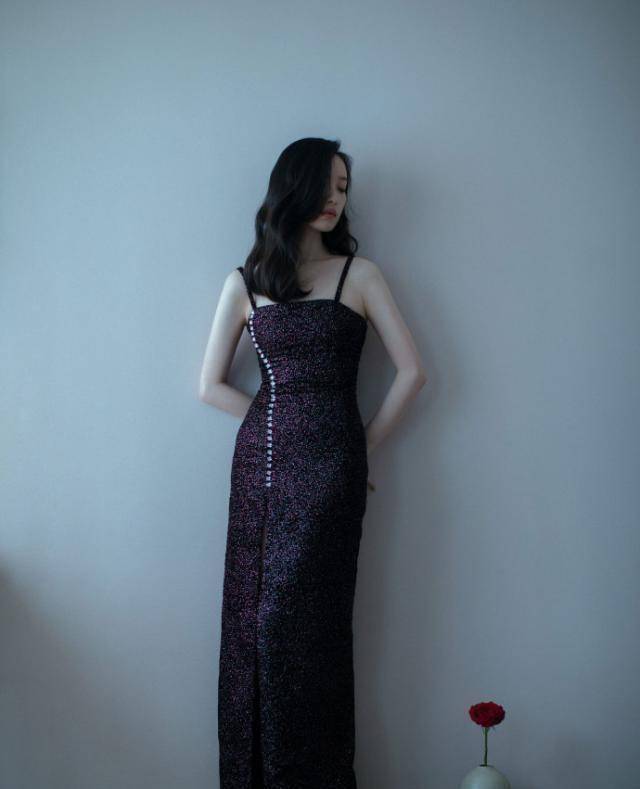 原创原创31岁倪妮凭造型连登热搜从长裙到连体衣这身材是被天使吻过吧