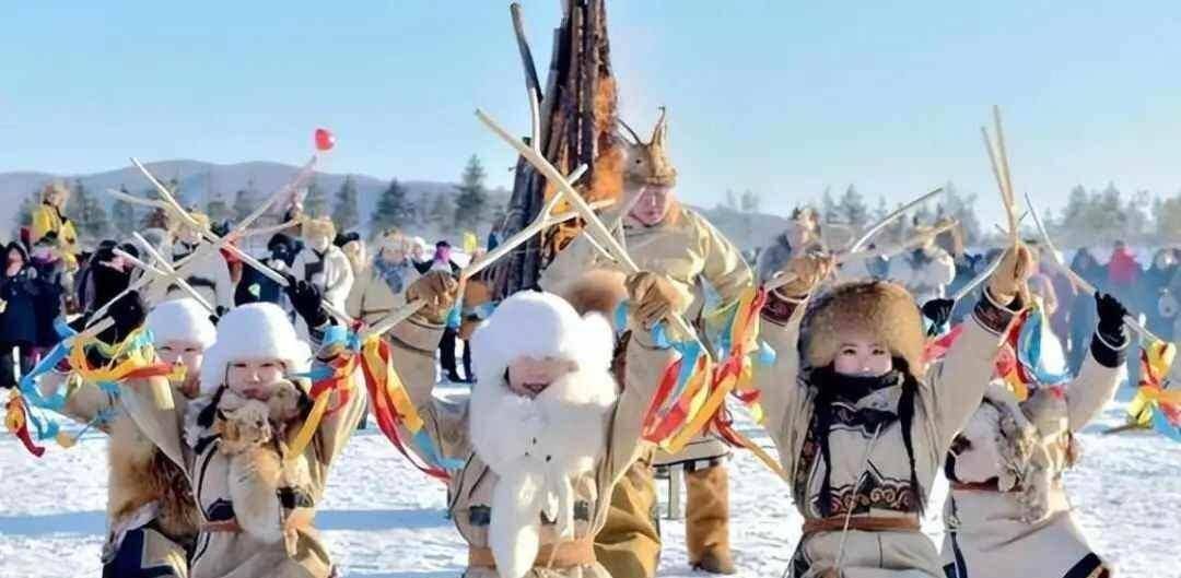 雄于诸部,与其相邻和杂居的民族,不问部族概称索伦,而黑龙江人