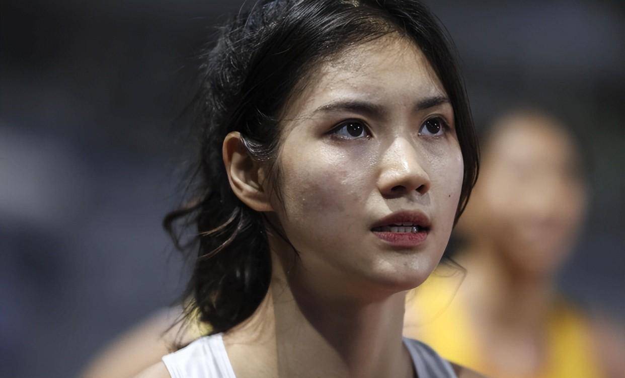 原创体坛女神夏思凝有黄金臀腿比长相清纯如初恋身材时尚引羡慕