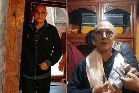 原创55岁李连杰带56岁妻子利智烧香拜佛一个老态龙钟一个肤白貌美