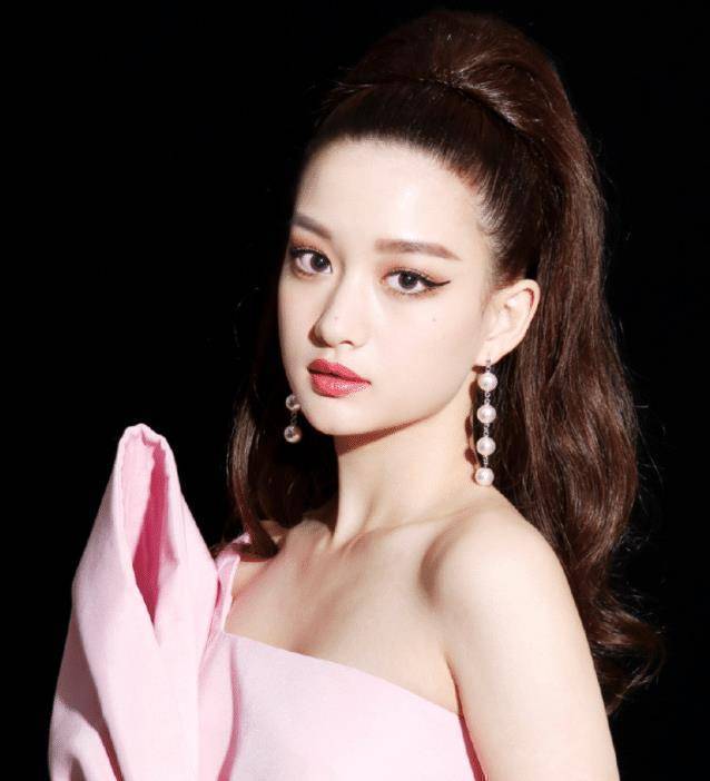 曾被中日韩称为漫画脸神颜的susan,旧照曝光后,男粉失恋了_美女_长相_