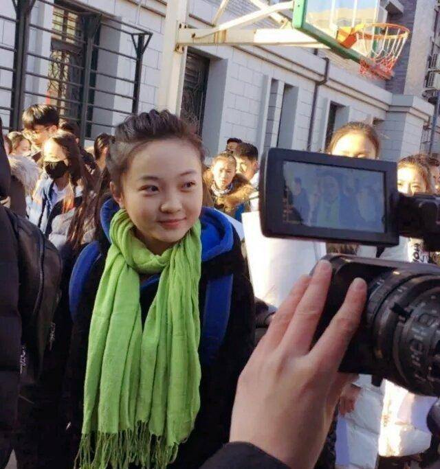 原创曾躲林妙可背后在奥运开幕式轰动一时的声替女孩怎样了