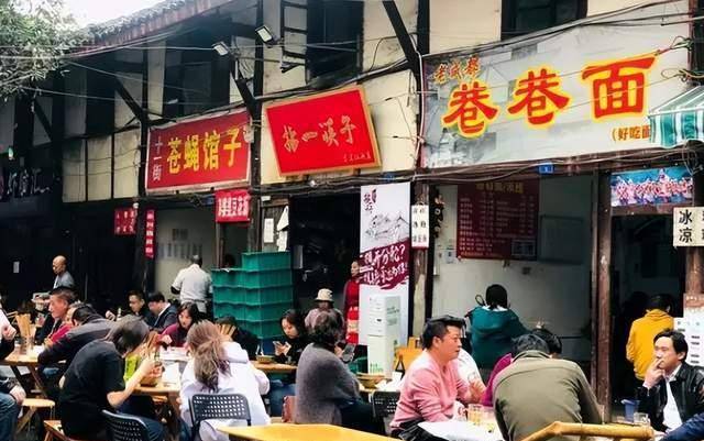 初恋女友身患绝症男子不顾反对与其结婚20年来我一直没忘记你