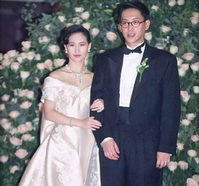 原创许晋亨420亿家产随便花刘銮雄不给李嘉欣转正他大方娶了