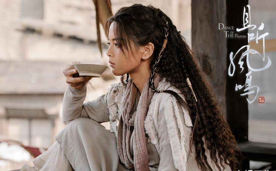 原创且听凤鸣开播即火杨超越演技却引争议粉丝评价很客观