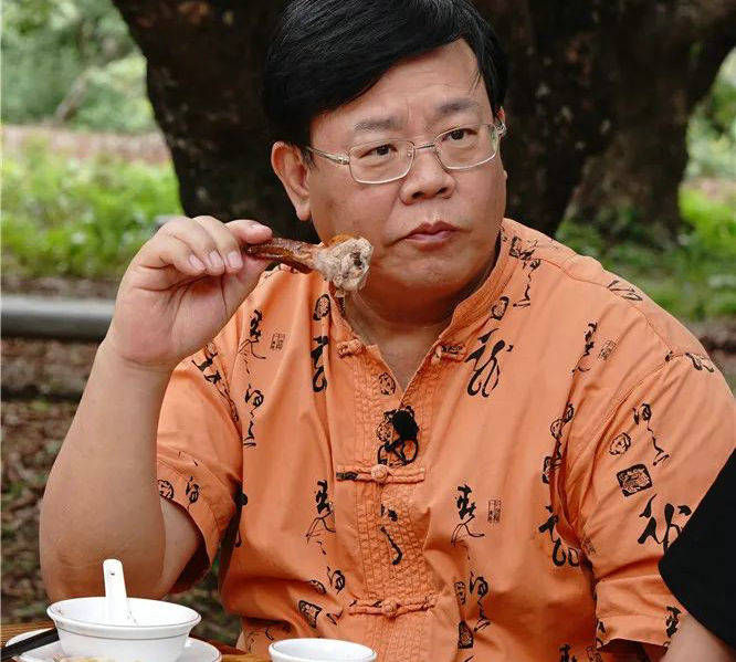 廉颇未老郑达从退休到自媒体的蜕变心系今日关注