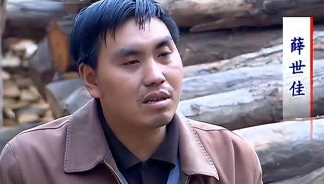 为了多挣一些钱,薛世佳更加努力地工作,一天都不舍得休息.