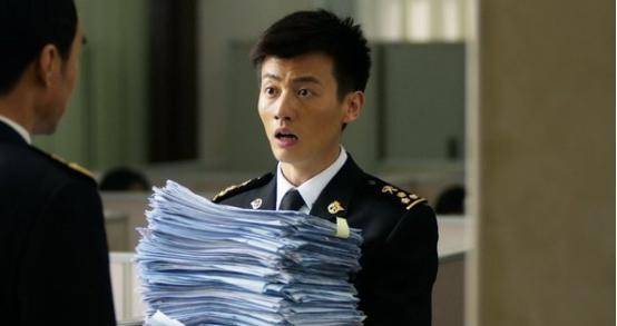 他戏演得不错,就是名字太特别,能叫上来的人不多,其实早该火了_李尔